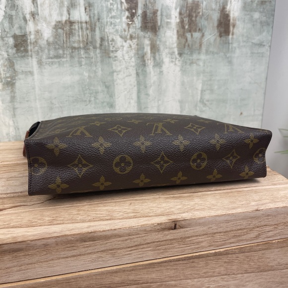 LOUIS VUITTON TOILETRY 26 VINTAGE POUCH BAG - Picture 8 of 10